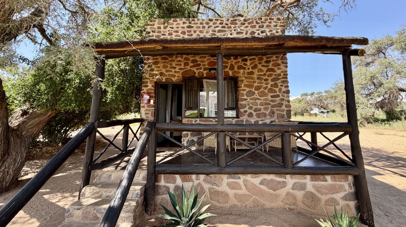 Chalets-Mobile-Slide-4