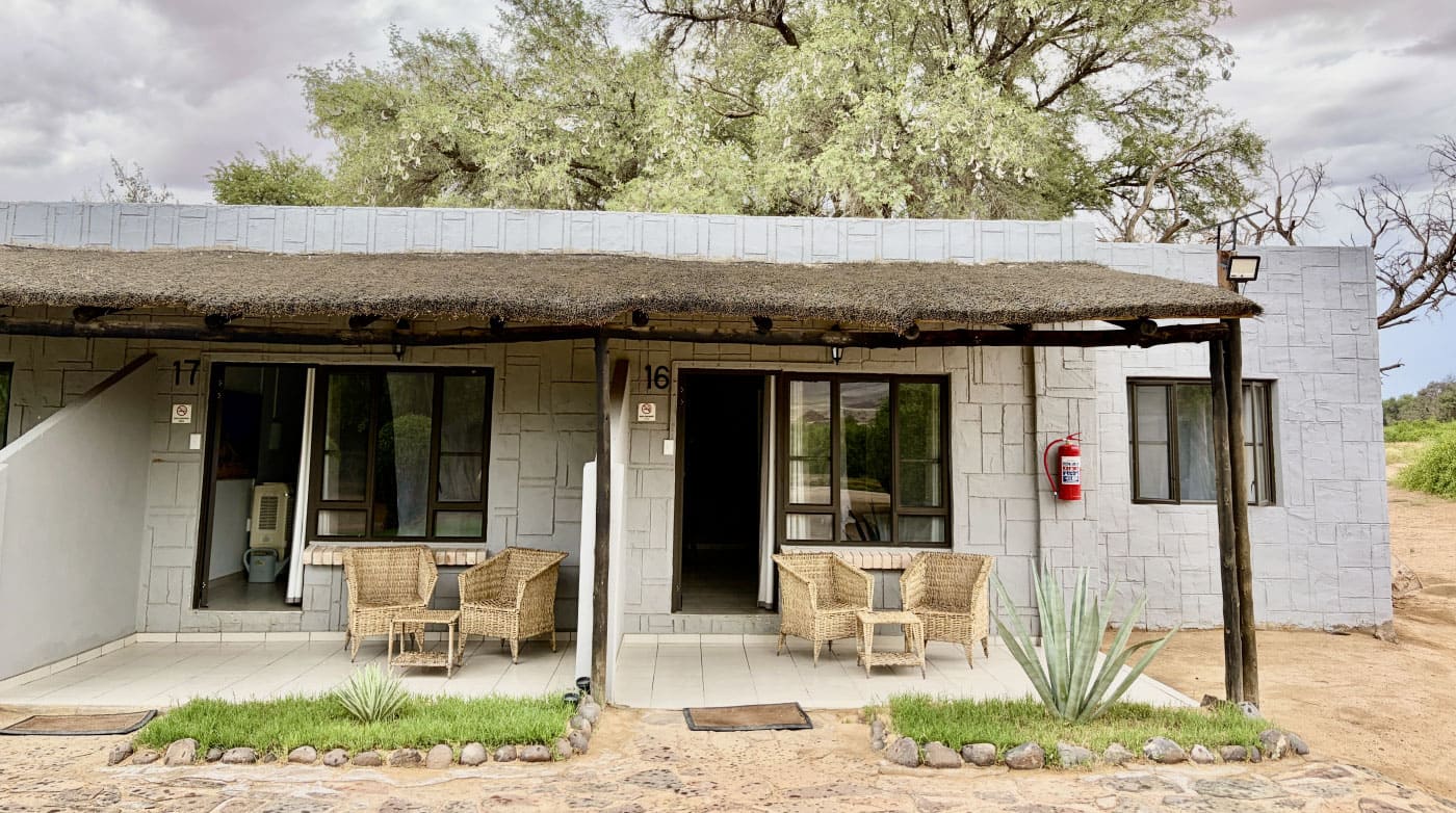 Lodge-Accommodation-Mobile-Slide-3